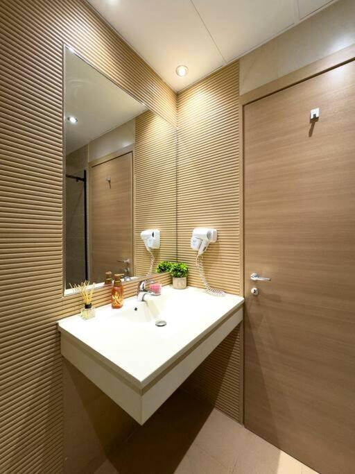 Luxury 2 Bedroom Apartment Bucareste Exterior foto