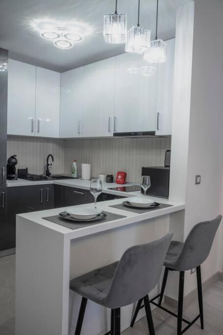 Luxury 2 Bedroom Apartment Bucareste Exterior foto