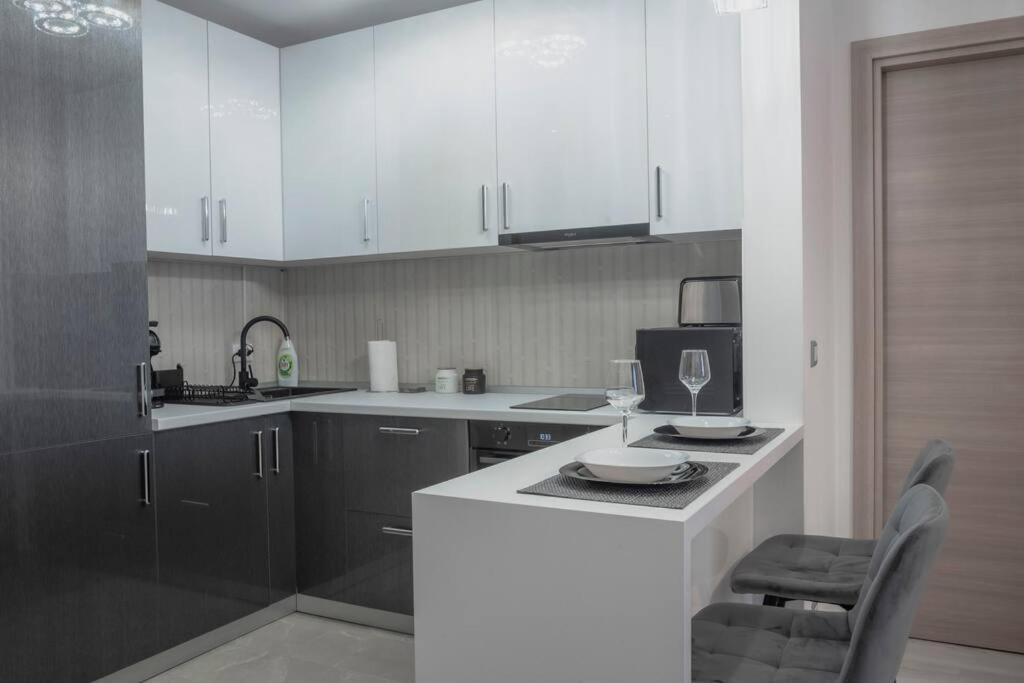 Luxury 2 Bedroom Apartment Bucareste Exterior foto
